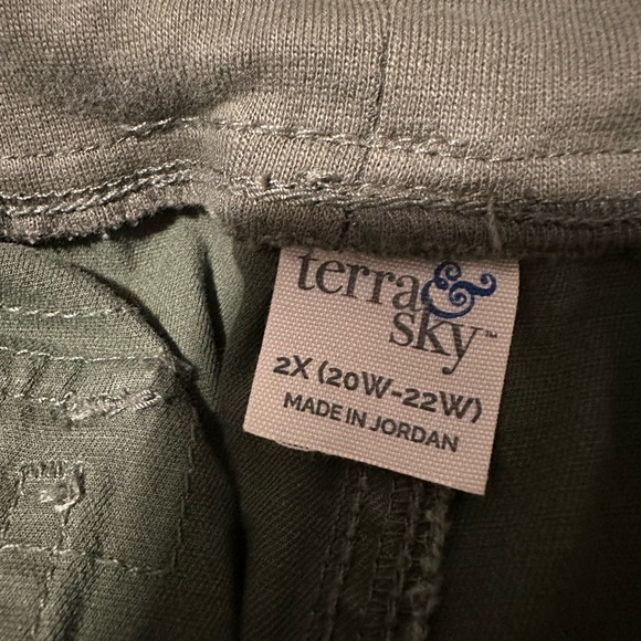 Terra & Sky Women's Shorts Green Tie High Waist Pockets 2X (20-22) - Picture 3 of 3